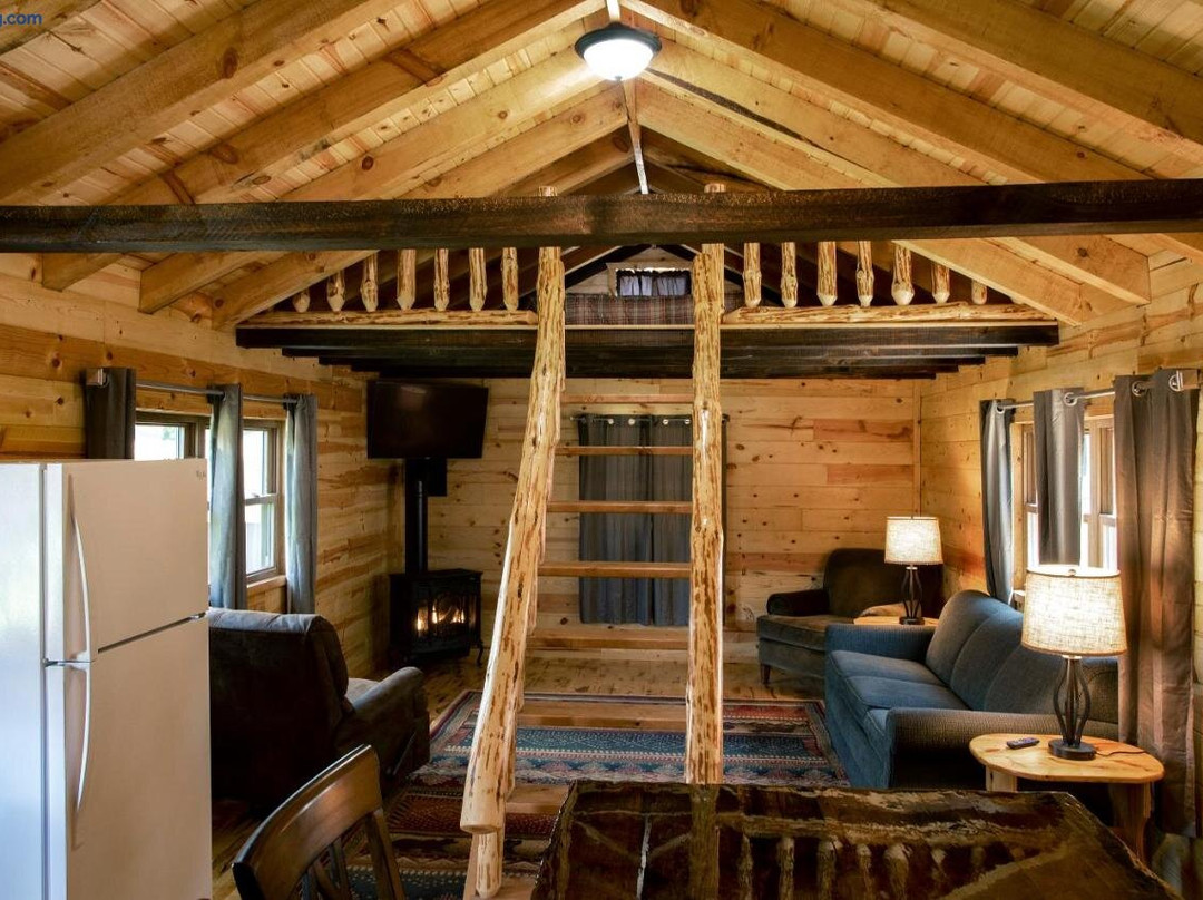 Cozy River Cabin w Screened Porch & Fire Pit