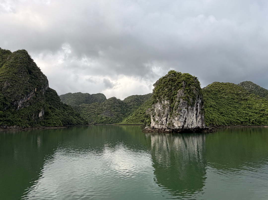 Orchid Cruises-下龙湾必去景点