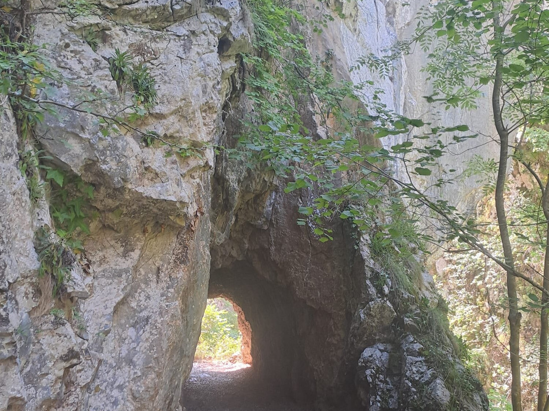 Ruta De Las Xanas-Villanueva De Santo Adriano必去景点
