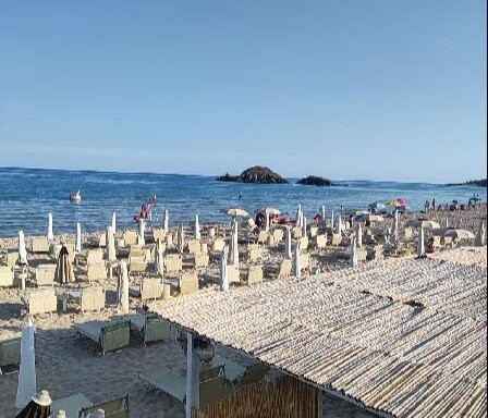 Baia Chia Beach Club-Chia必去景点
