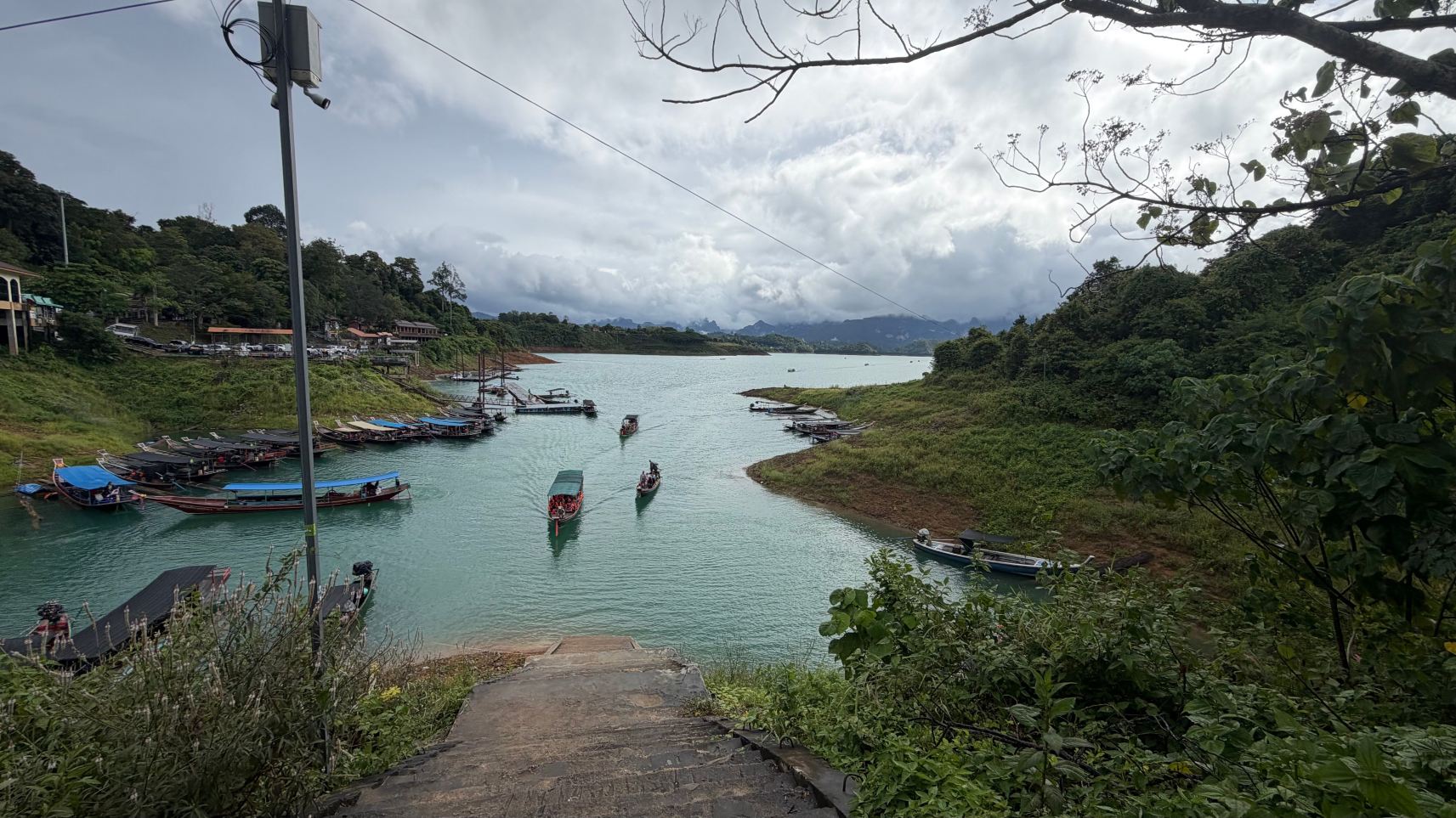 艺术河景旅馆-家庭/游戏区
