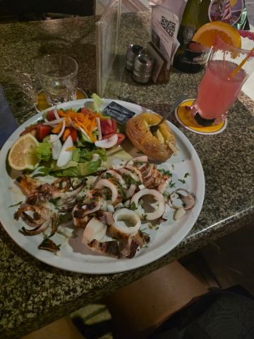 马克罗尼索斯岛村公寓式酒店-旅行者