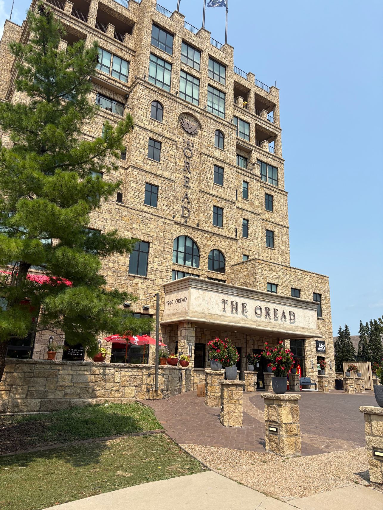 罗伦斯欧里亚德酒店 - 希尔顿启缤精选酒店-旅行者