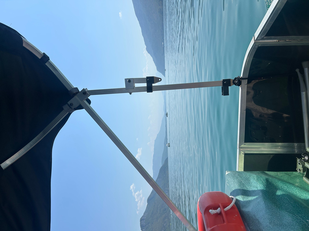Croisières privées LES CANOTIERS DU LAC  / Aix-les-Bains-艾克斯莱班必去景点