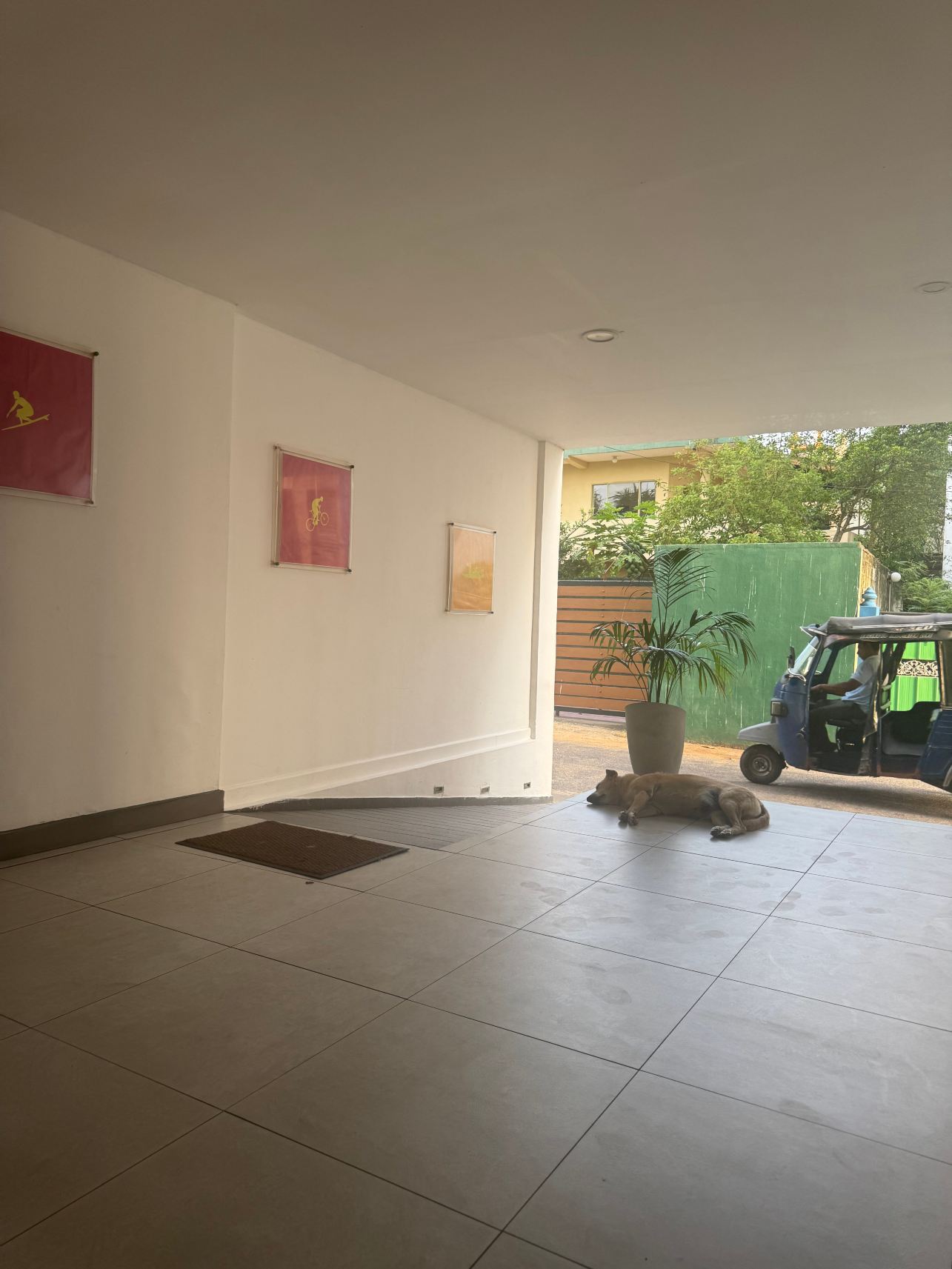 捷翼尼甘布酒店-旅行者