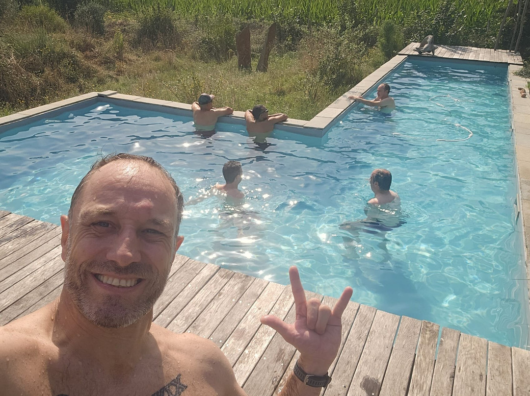 Les Fous du Village主图