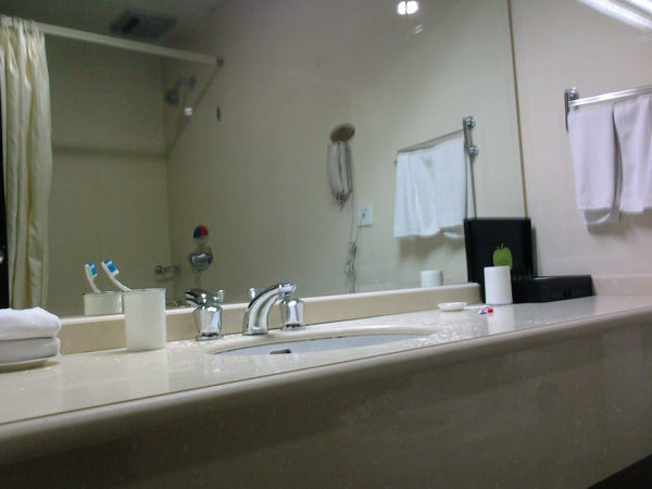 活发大酒店（曼听公园店）主图