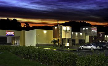 Springfield Hotel and Suites