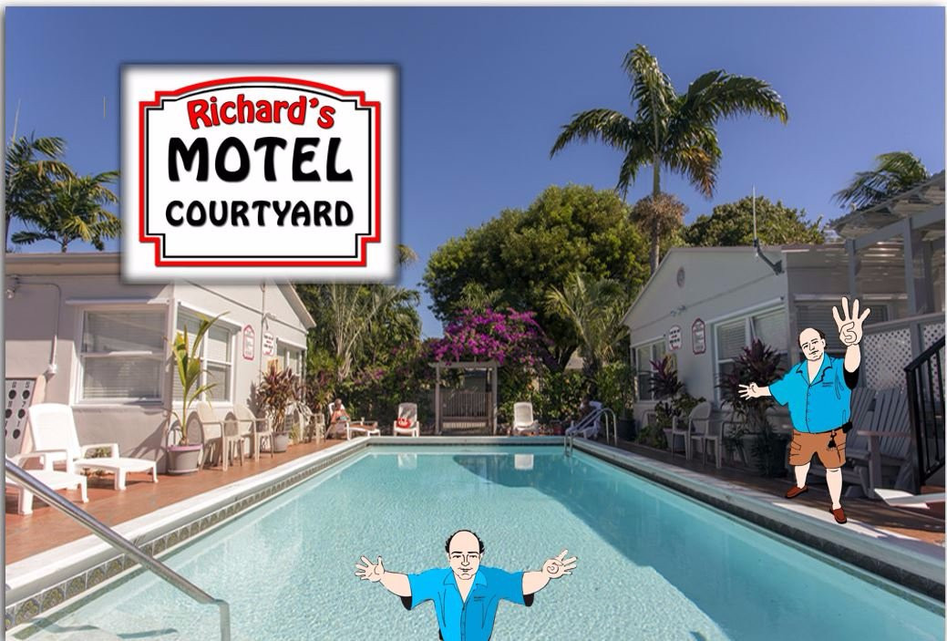 Richard's Motel Courtyard
