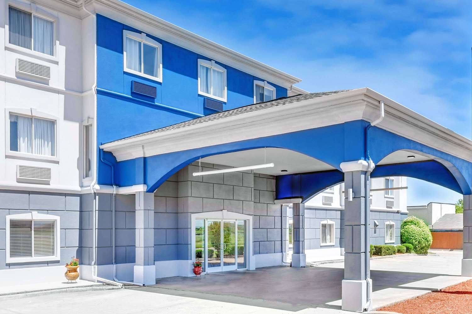 Days Inn & Suites by Wyndham Sulphur Springs-官方
