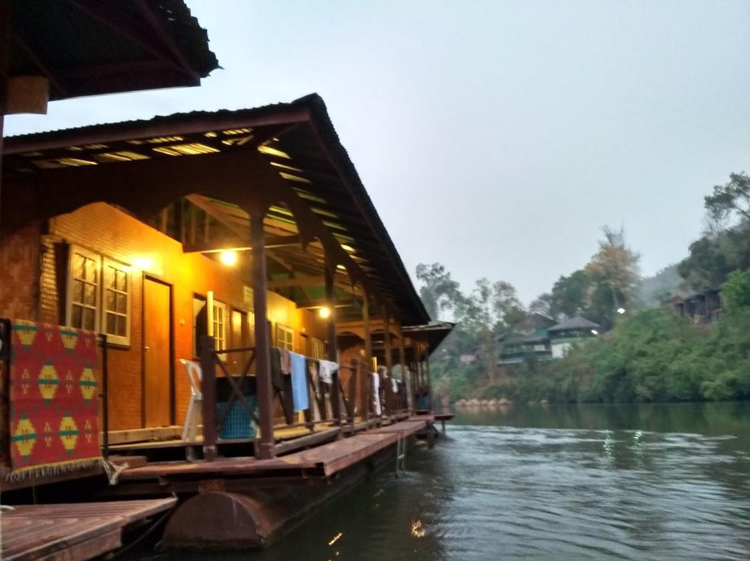 Banrimkwae Paerimnam Resort