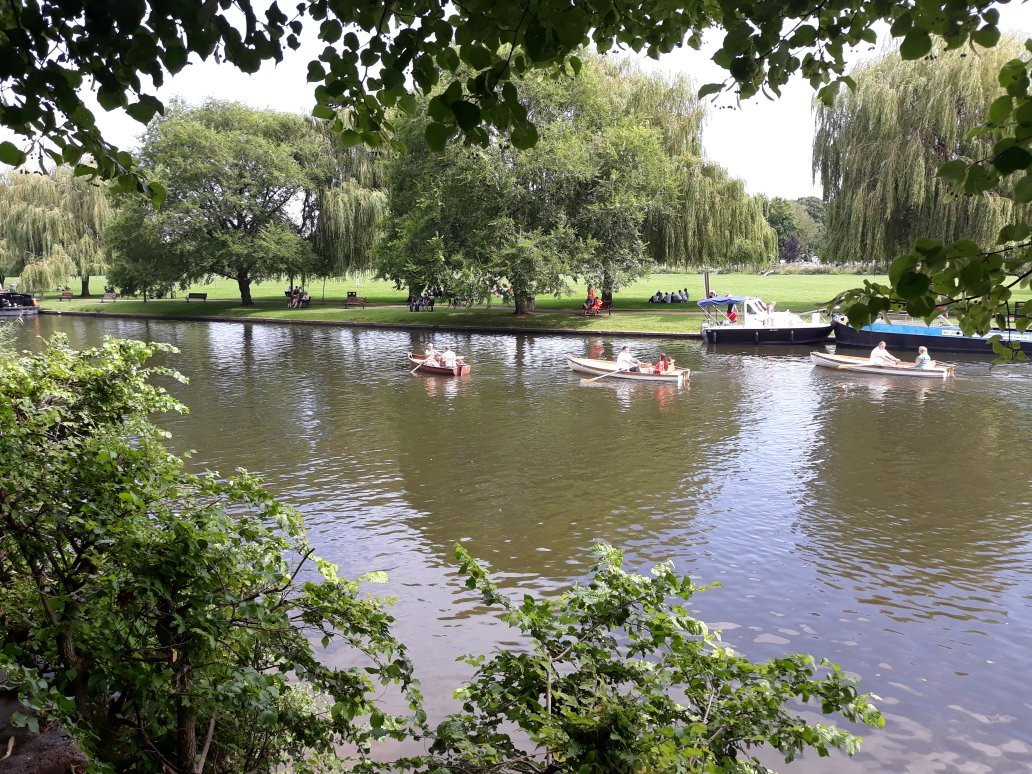 Clifford Chambers旅游景点-The Dell Stage