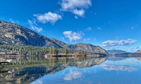 Vaseux Lakeside Resort主图