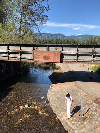 Multnomah Village-波特兰必去景点