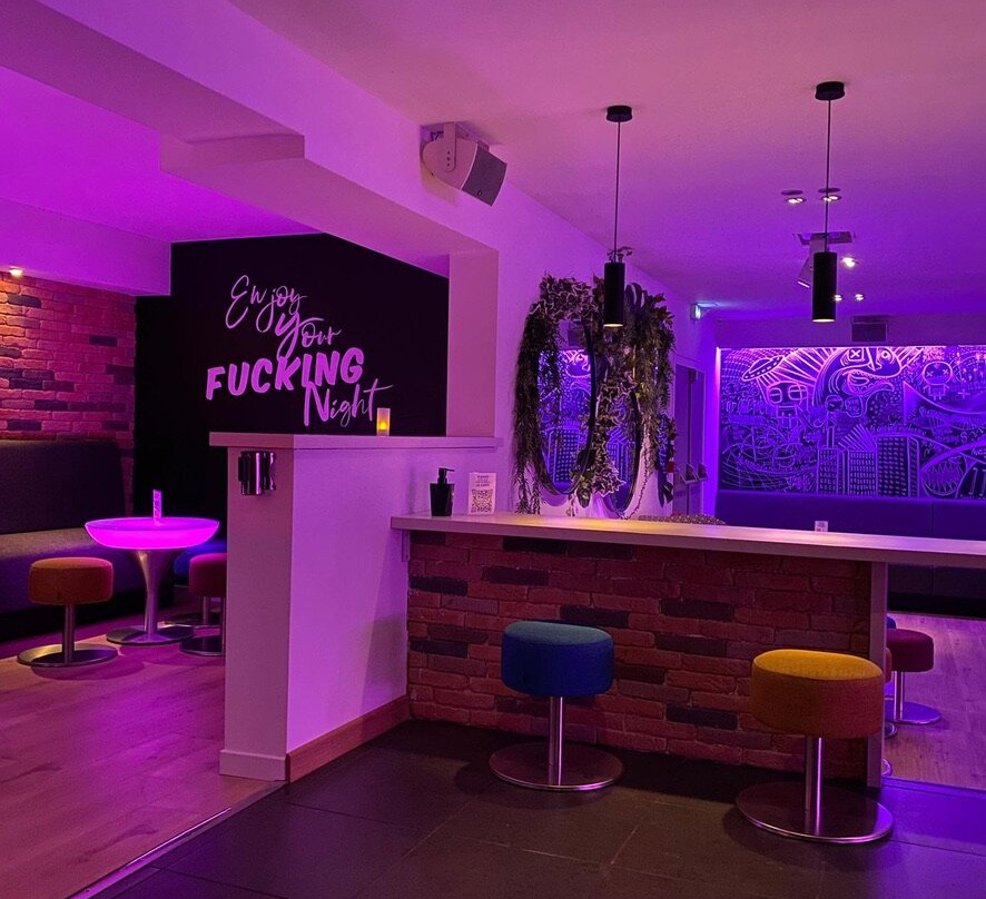 WhyNot Bar-依云必去景点