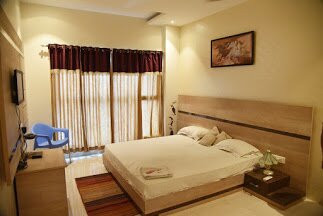 Raj Hotel