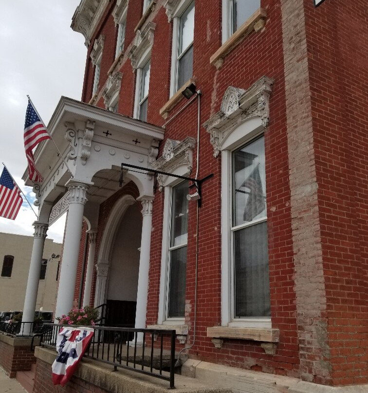 Decker Hotel And Bar主图