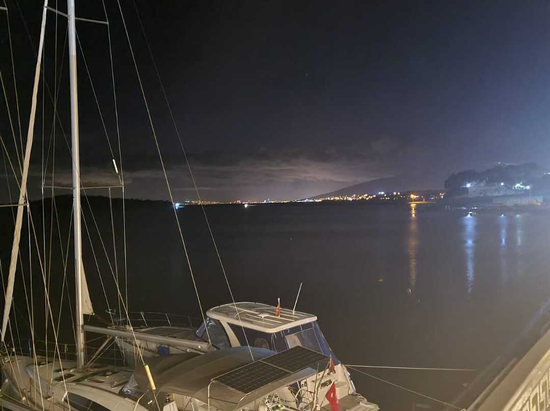 Gumruk Otel Urla