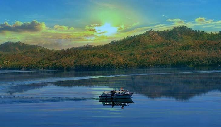 Vadgam Lake景点图片