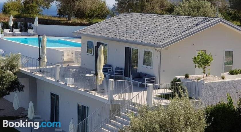 Villa Infinity