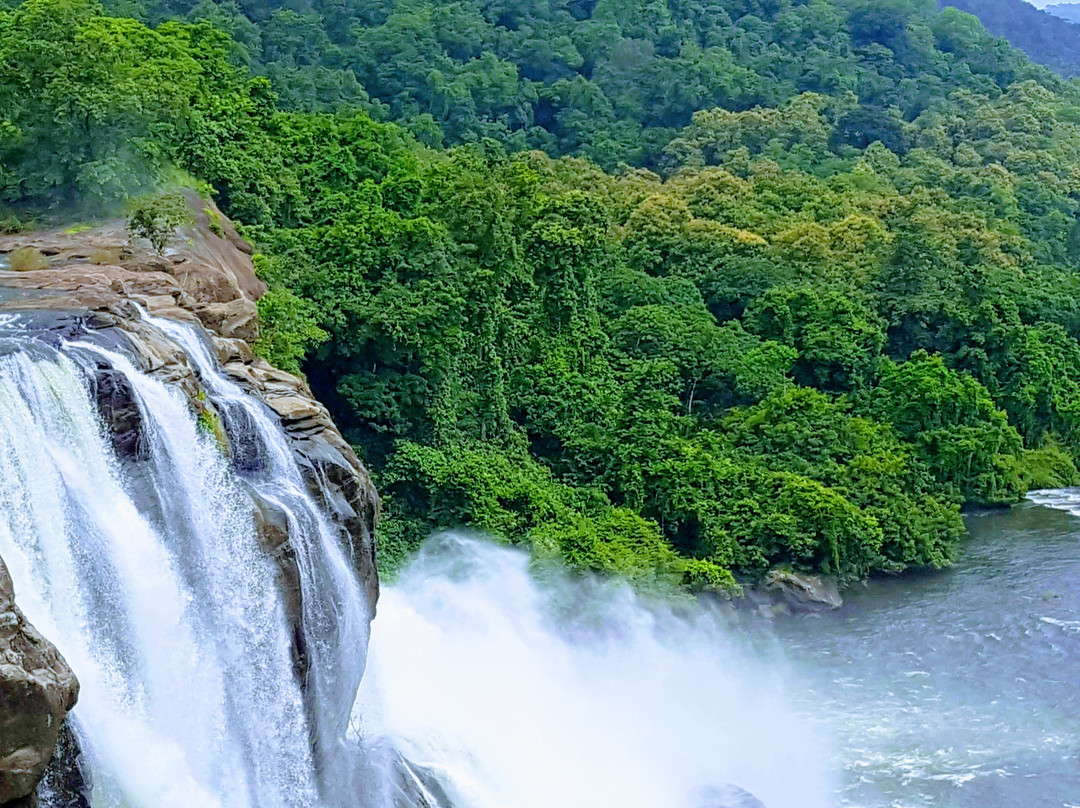 Athirappilly Falls景点图片