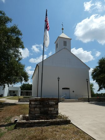 Saint Paul Lutheran Church and Wendish Cabin景点图片