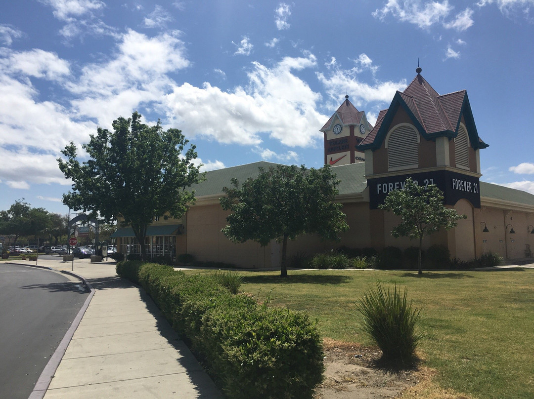 Tulare Outlet Center景点图片