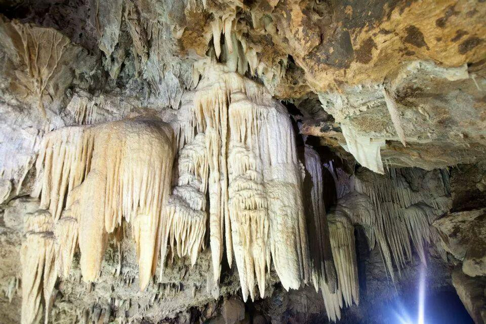 Jombor Cave景点图片