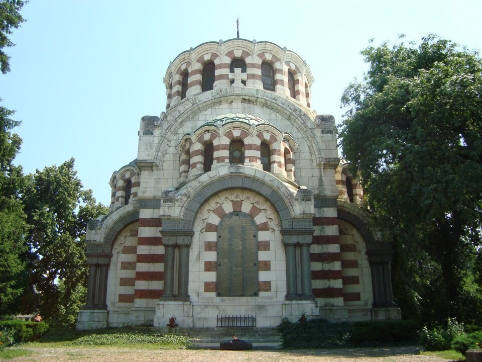 Saint George the Victorious Chapel and Mausoleum景点图片