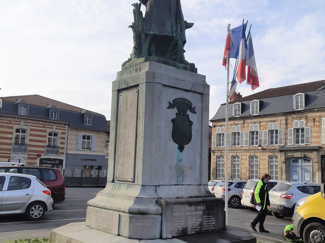 Monument aux morts à Sainte-Ménehould景点图片