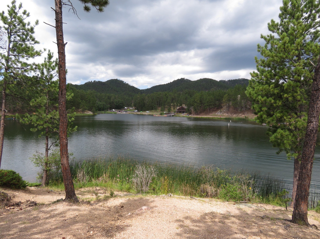 Legion Lake景点图片