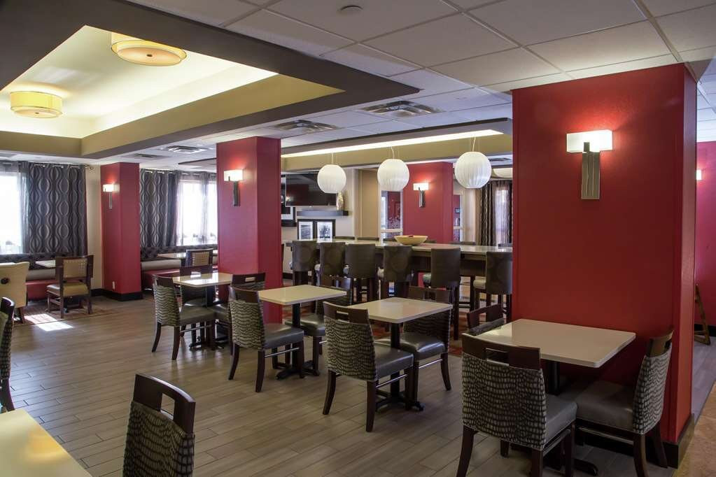 Hampton Inn Oxford-West主图