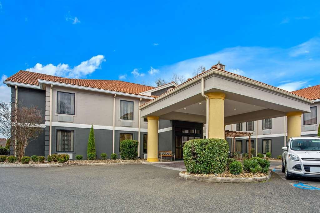 La Quinta Inn by Wyndham Radford主图