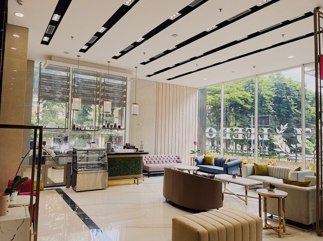 Leedon Hotel & Suites Surabaya