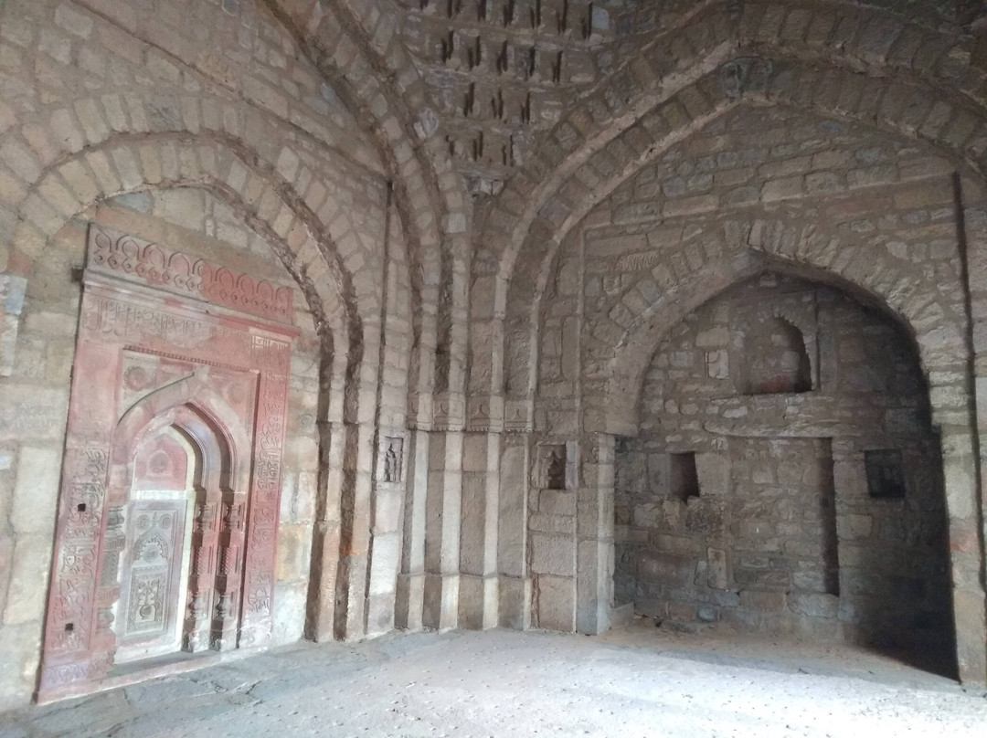 Jamali Kamali Tomb and Mosque-新德里必去景点