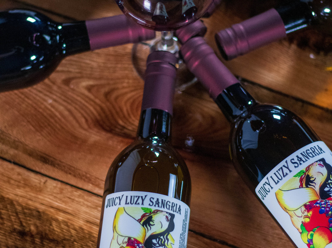 Juicy Luzy Sangria-Oak Lawn必去景点