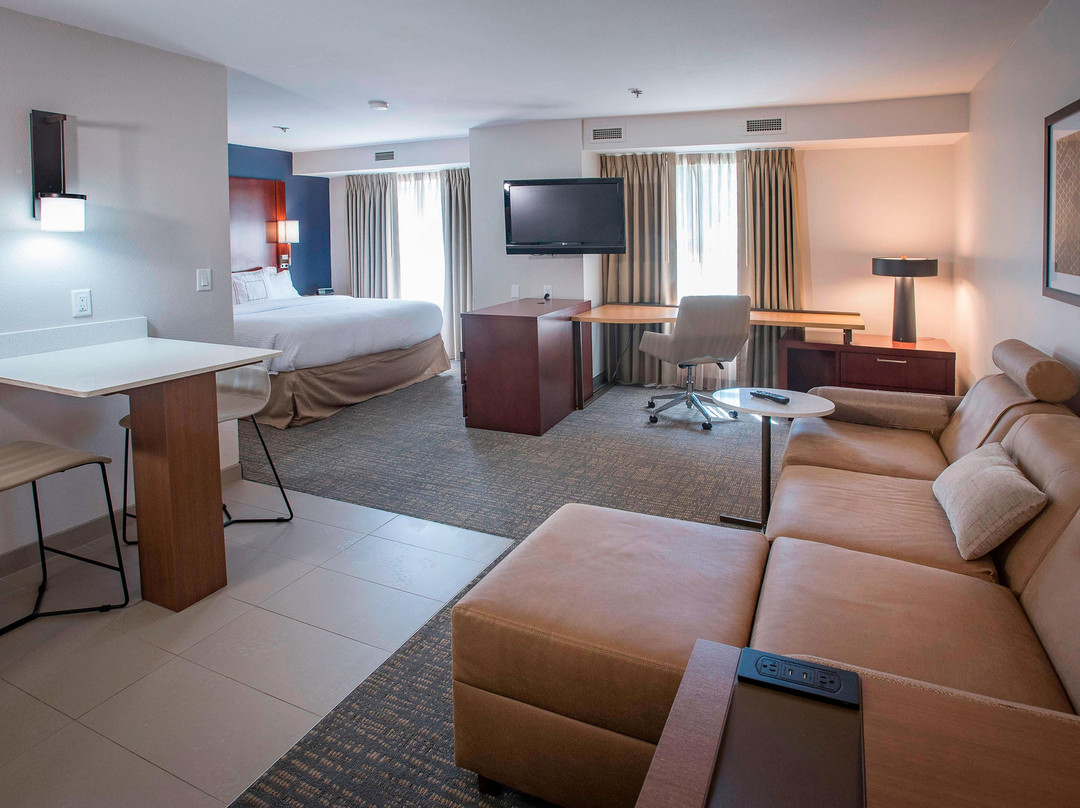 彭萨科拉市中心Residence Inn 酒店主图