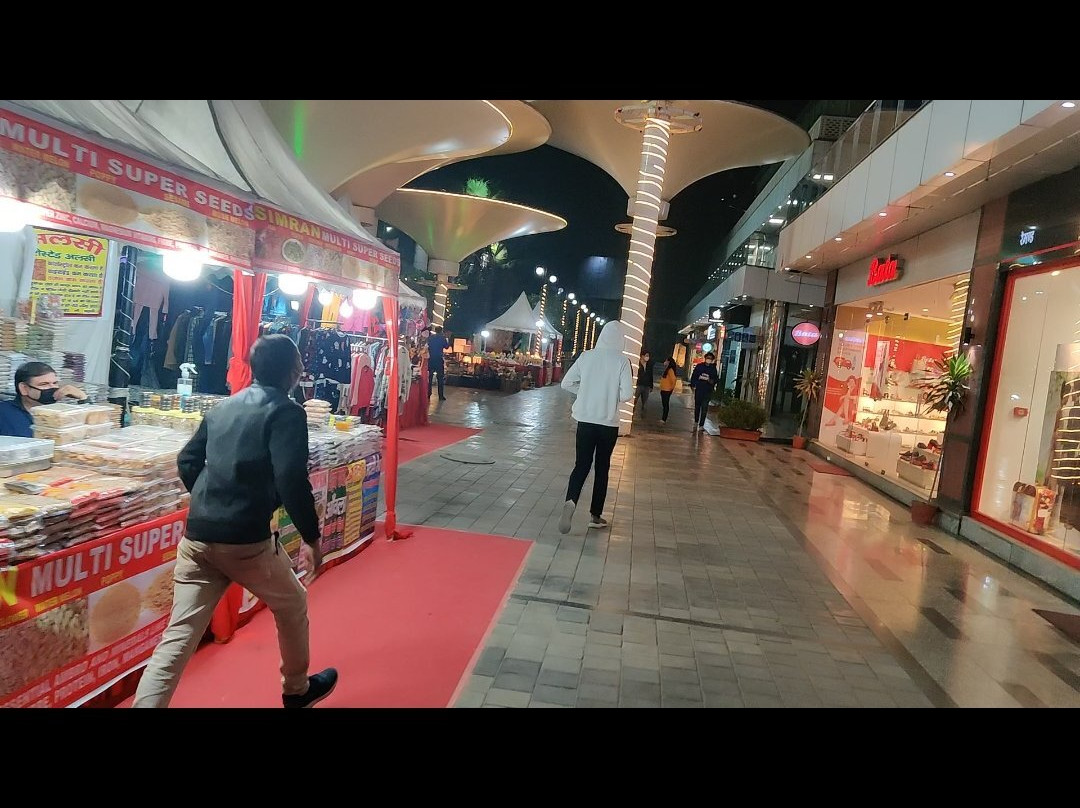 Indirapuram Habitat Centre景点图片