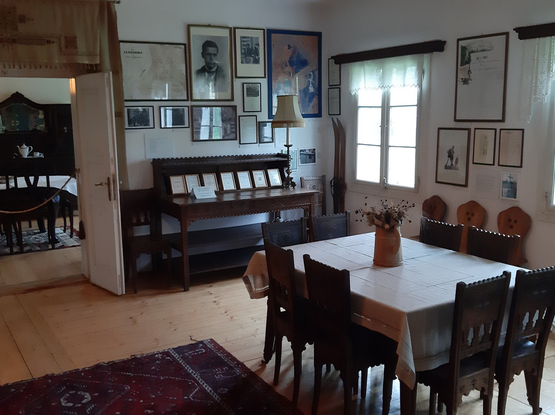 Dwor w Lopusznej-Lopuszna必去景点