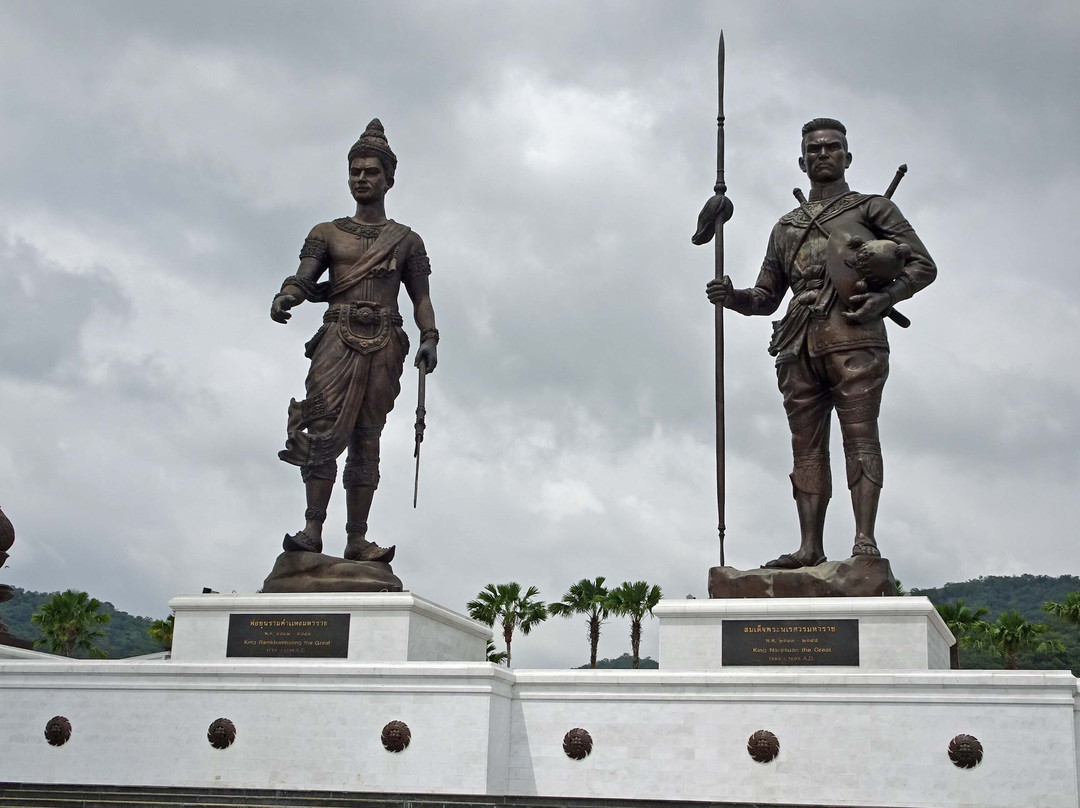7 Kings of Siam Statues-Nong Kae必去景点