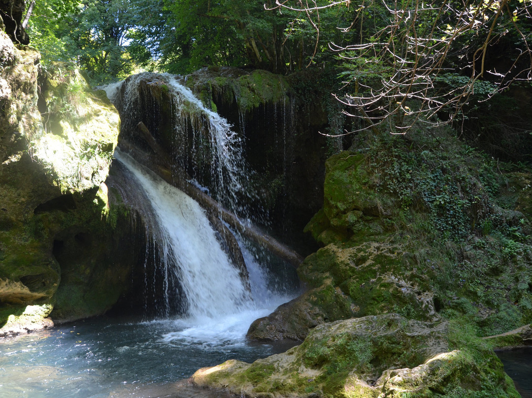 La Vaioaga Waterfall景点图片