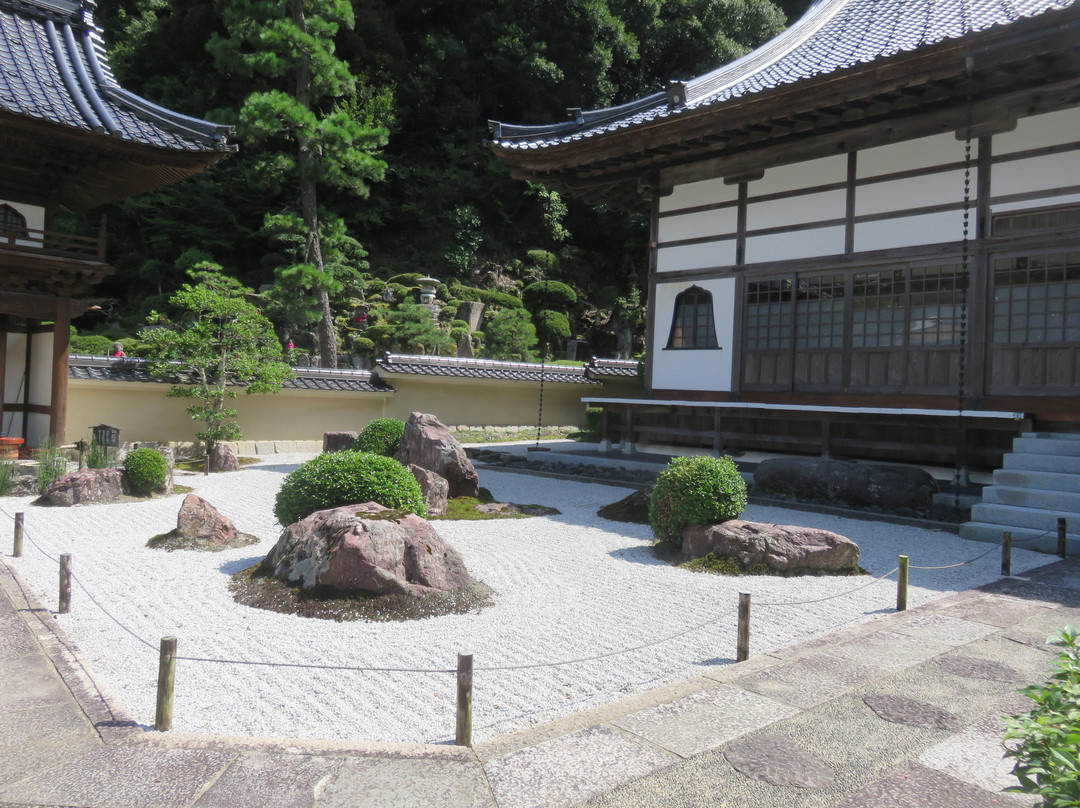 Gokurakuji Temple-丰冈市必去景点