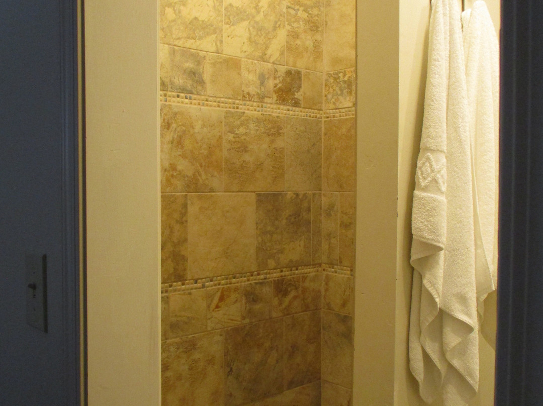 The Iron Horse Inn主图