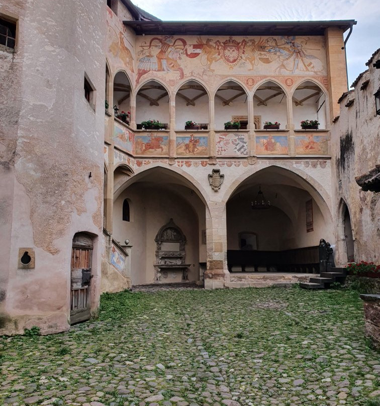 Castel Presule景点图片