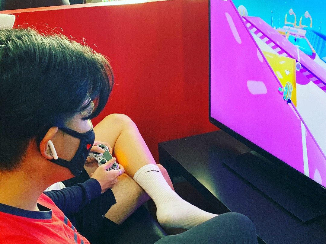 Pointe Claire旅游景点-Nemesis Video Game Lounge