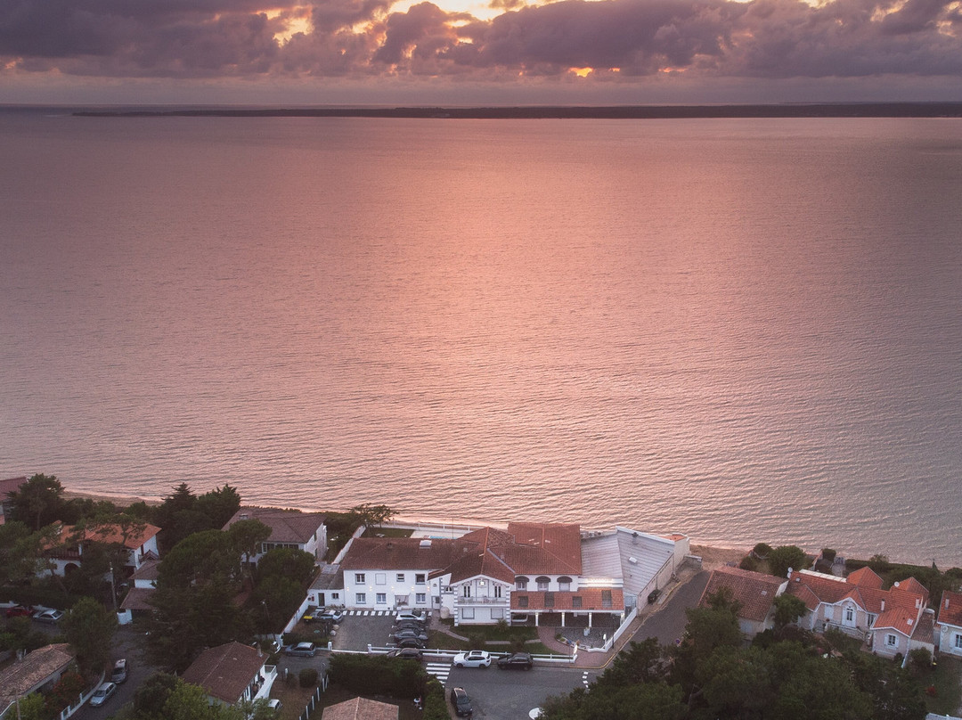 Beach Hotel - Le Grand Chalet主图
