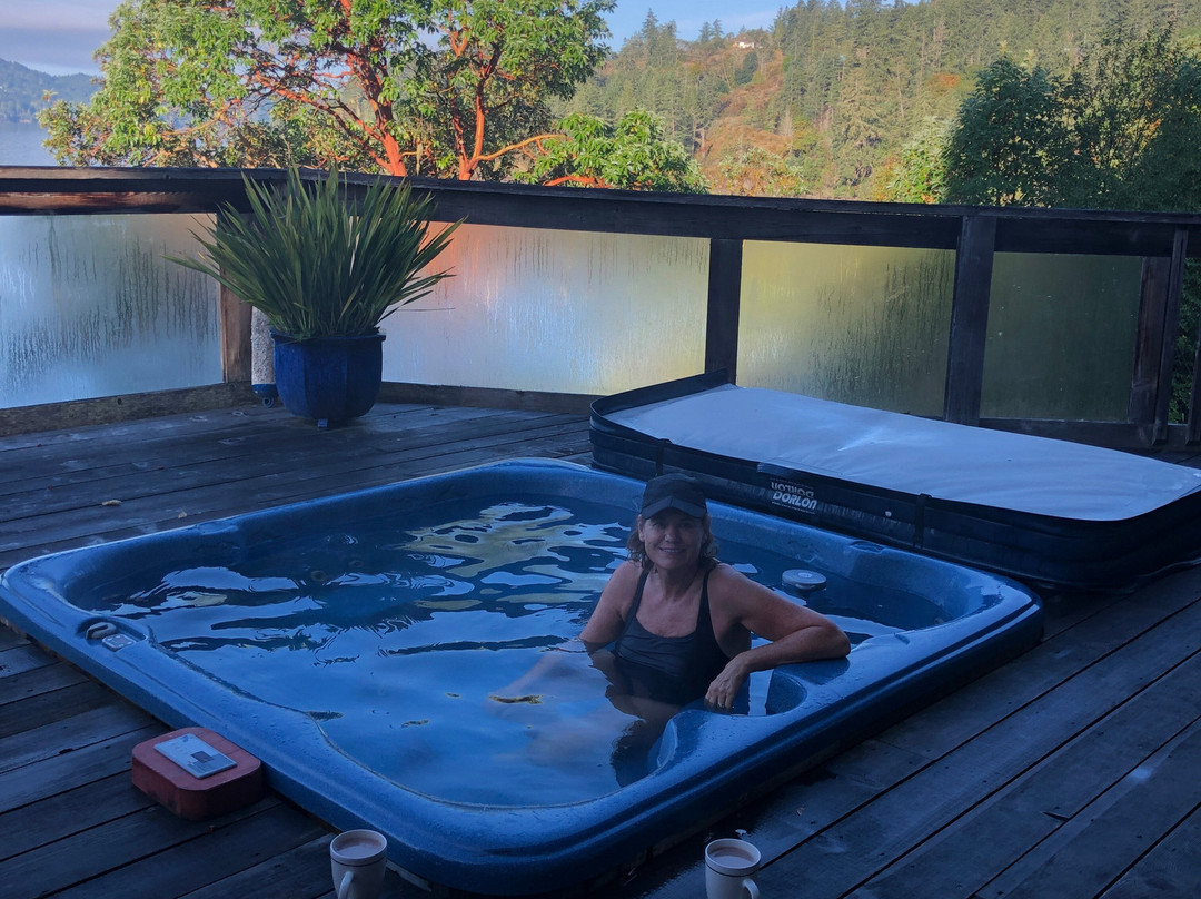 Arbutus Cove Guesthouse主图