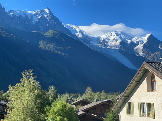 兰彻斯酒店主图