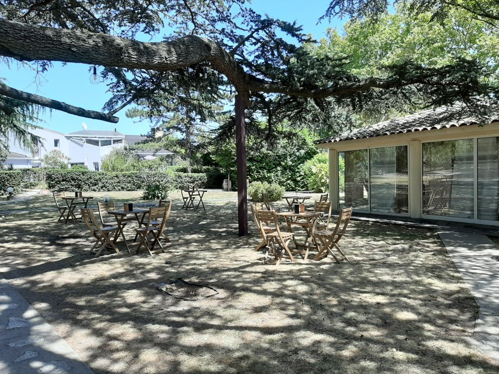 Logis Hôtel le Cèdre de Soyons主图