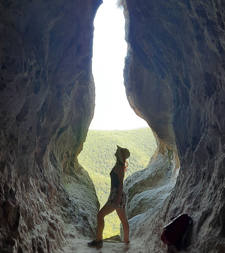The Womb Cave景点图片